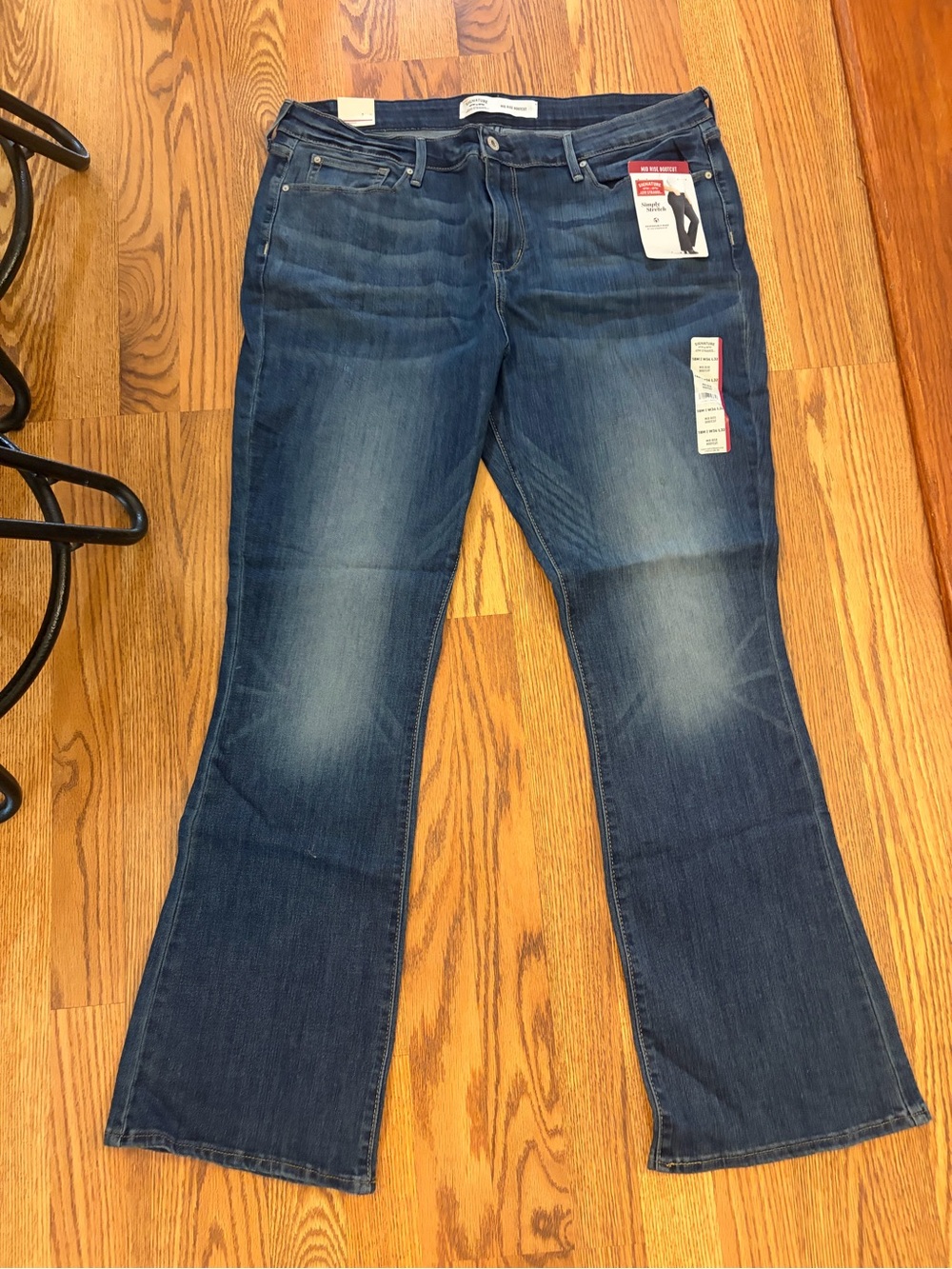 Signature by Levi Strauss Dark Blue Flare Jeans with Subtle Fade bootcut size 18